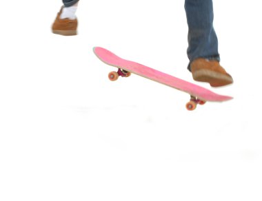 izole bir flip hile yaparak ayak kaykay