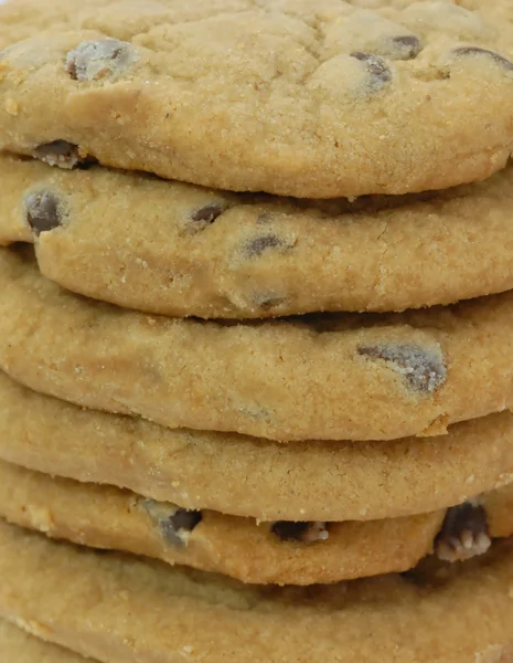 Pila de galletas de chispas de chocolate recién horneadas — Foto de Stock