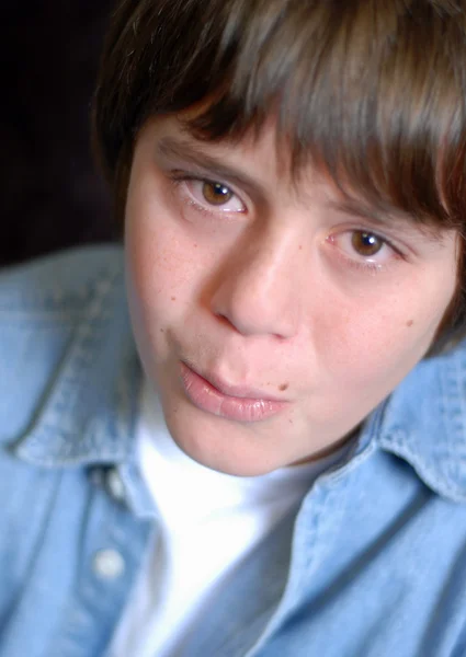 Twelve year old boy upset and crying — Stock Photo, Image