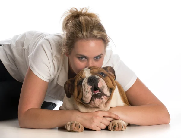 女性と彼女の犬 — ストック写真
