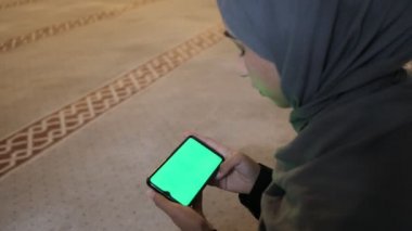 Başörtüsü Müslüman Kız, Müslüman kadın akıllı telefon yeşil ekran 