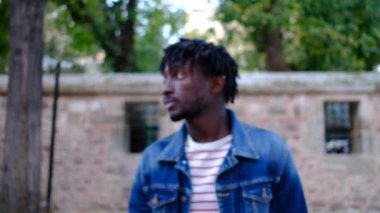 Afrika Erkek Telefonu, Siyah Genç Adam Telefon Yeşil Ekran