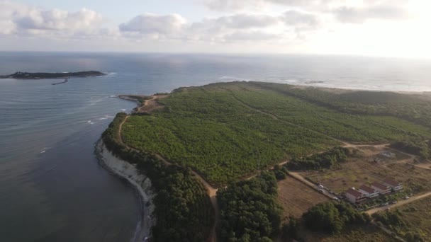 Línea costera del mar dron aéreo — Vídeo de stock