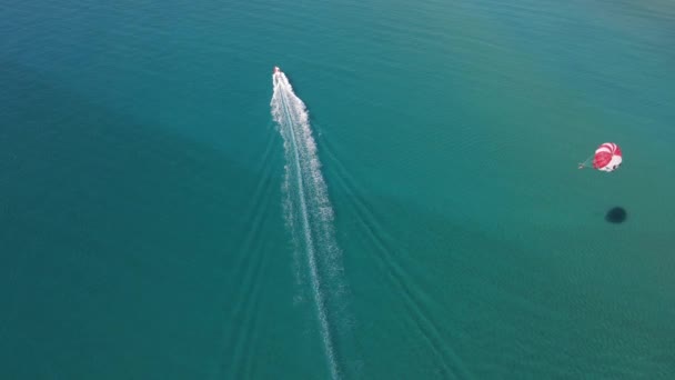 Dron wiev pasożytnictwa łodzi motorowej — Wideo stockowe