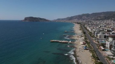 Geniş plajlı tatil beldesi, Alanya, Türkiye