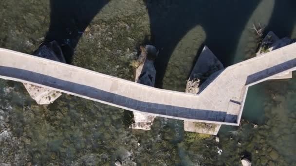 Towering view of stone bridge — Stock Video