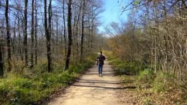 Sonbahar Adamı Yürüyüşü