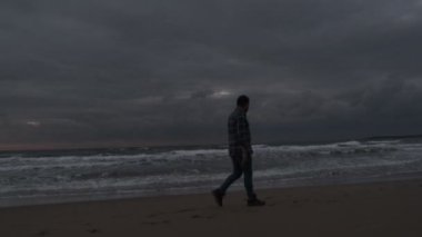 Pace arkaplan bulutlu