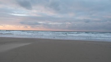 köpüklü deniz dalgaları