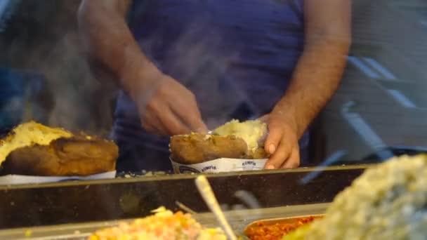 Receta de patata al horno — Vídeo de stock