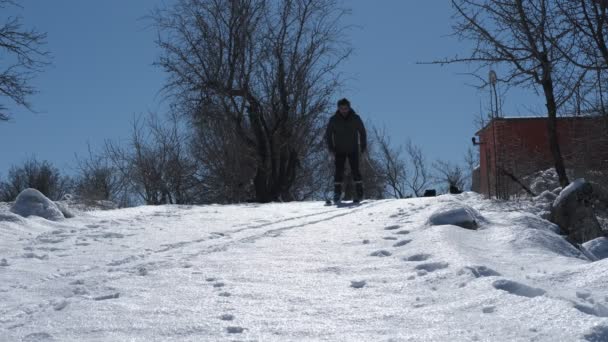 Esquiar en la nieve — Vídeos de Stock