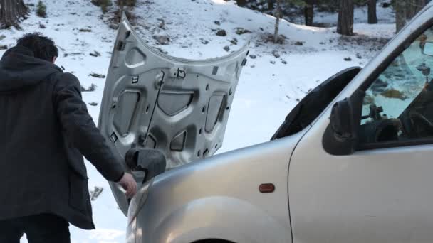 Desglose del coche Nieve — Vídeos de Stock