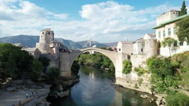 Neretva Nehri 'ndeki Köprü