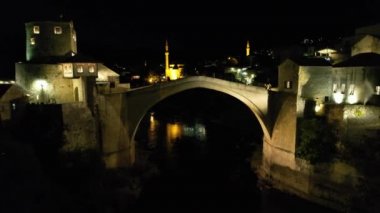 Gece aydınlandı Mostar 