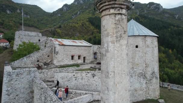 Travnik slott Minaret — Stockvideo
