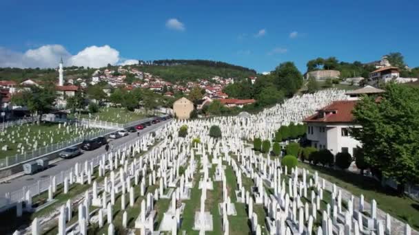 Martyrs Cemetery Kovaci — Stock Video