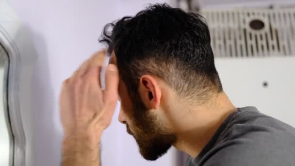 Aprehensión de pérdida de cabello — Vídeo de stock