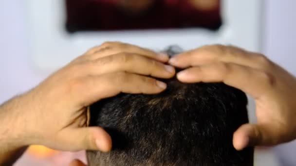 Male Hair Itching — Stock Video