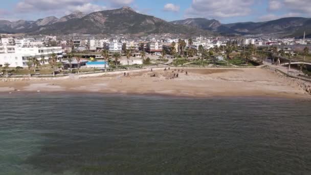 Úklid životního prostředí na pláži Mersin — Stock video