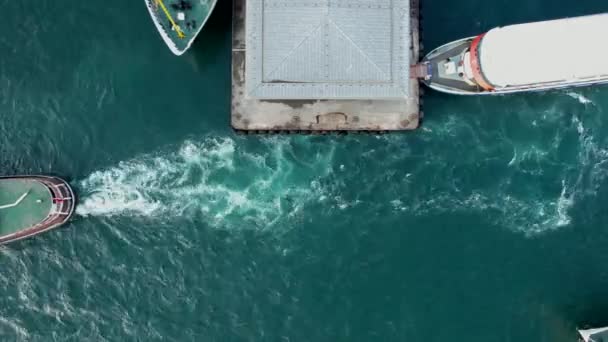 Pasajeros que salen del ferry — Vídeos de Stock