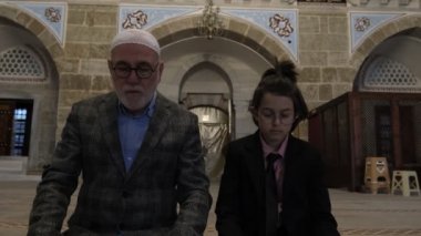 Çocuk Salaat Uygula
