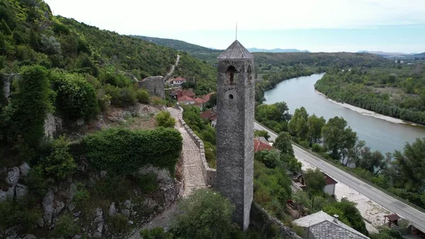De klokkentoren van de rivier de Neretva — Stockfoto