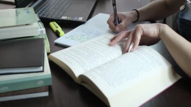 Bir Kitap Yeniden Yazılıyor