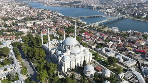 Luftaufnahme der Stadt Istanbul mit Drohnen — Stockfoto