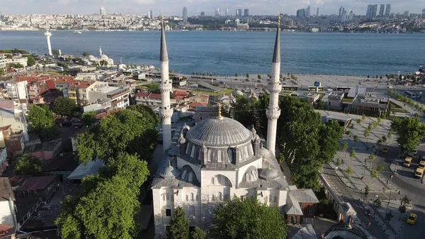 İstanbul 'un Yeni Valide Camii Uskudar