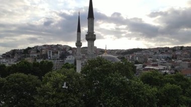 İstanbul İHA 'sından İslami Müslüman Yeni Valide Camii Uskudar vuruldu