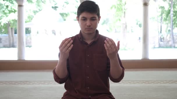 Image Young Man Praying His Hands Raised Sky Young Man — Stock Video