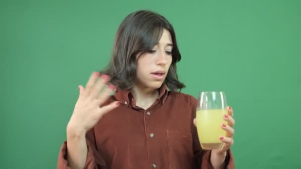 Lemonade Cools Very Hot Weather Image Girl Cooling Lemonade Her — Stok Video