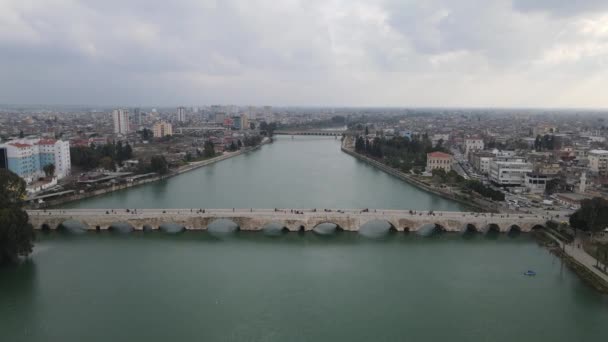 Aerial View Adana Stone Bridge Drone Shot People Use Historical — Vídeo de stock