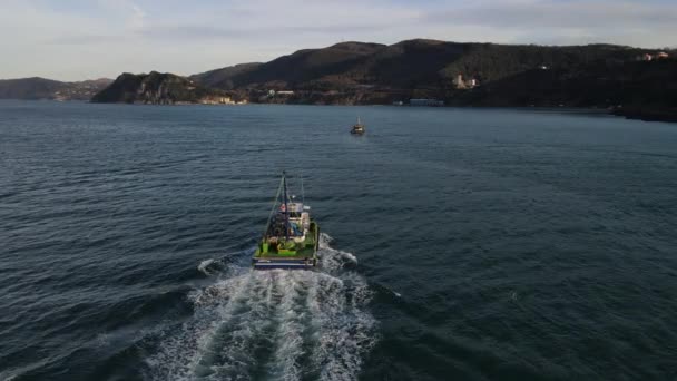 Drone View Boats Advancing Fish Sea Fishing Boats Lake Fishing — Wideo stockowe