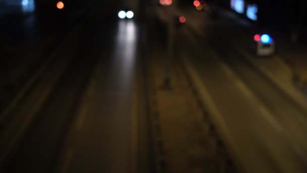 Car Transportation Dark Verschwommen Bunte Highlights Live Stadtansicht Auf Dunklen — Stockvideo