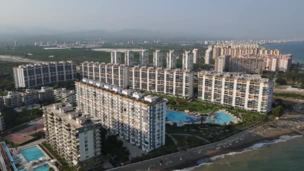 Aerial New Luxury Apartments Resorts Beira Mar Assentamentos Turísticos Cidade — Vídeo de Stock