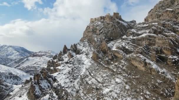 这座石山山羊城堡建在古穆沙内的悬崖顶上 古穆沙内是中世纪著名的城堡 高耸入云 是土耳其山脉之间的监视城堡 — 图库视频影像