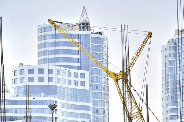 Build with crane — Stock Photo, Image