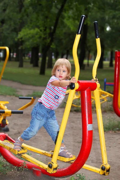 Little girl goes in for sports — Stock Photo, Image