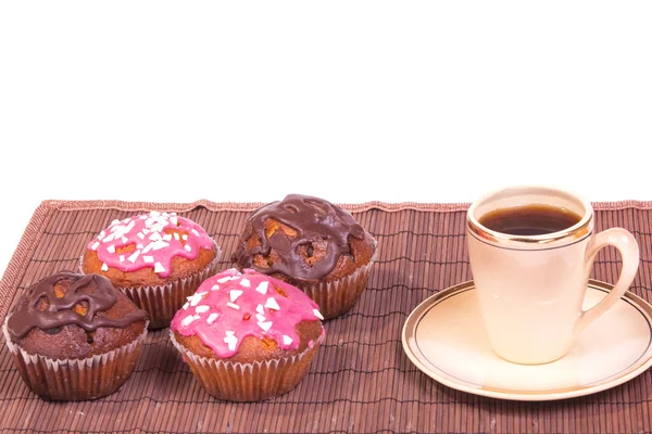Tasse Kaffee und Muffins — Stockfoto