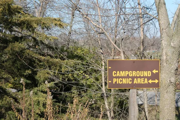 Señal de Camping y Área de Picnic — Foto de Stock