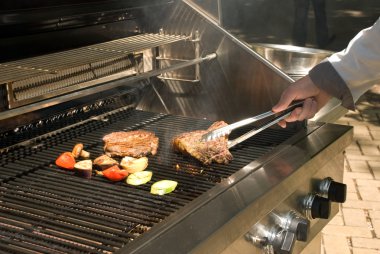 Barbekü hazırlanıyor