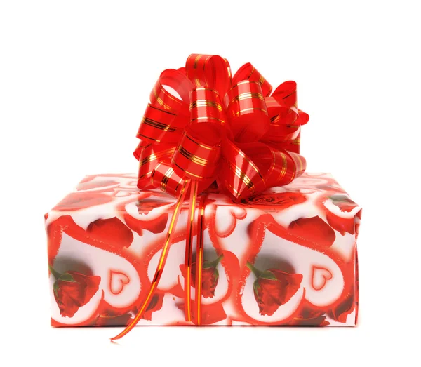 Confezione regalo con fiocco rosso. — Foto Stock