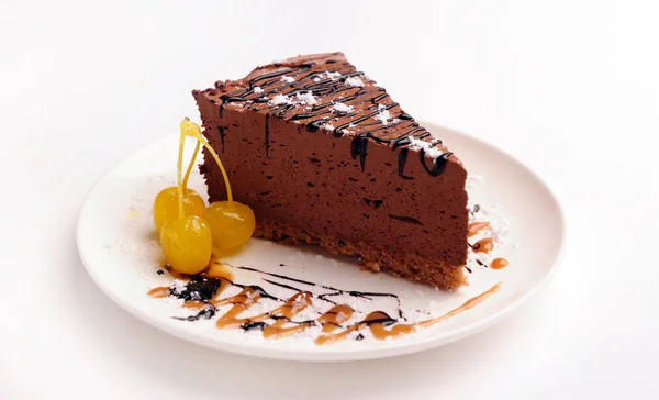 Scheibe Schokoladen-Sahnetorte. — Stockfoto