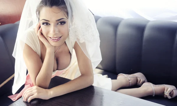 Bride on the yacht. — Stock Photo, Image