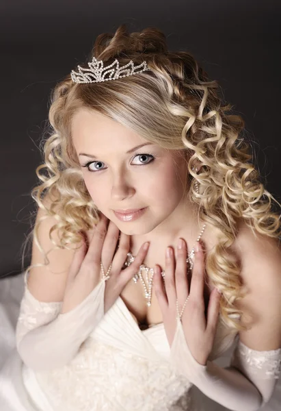 Woman dressed as a bride. — Stock Photo, Image