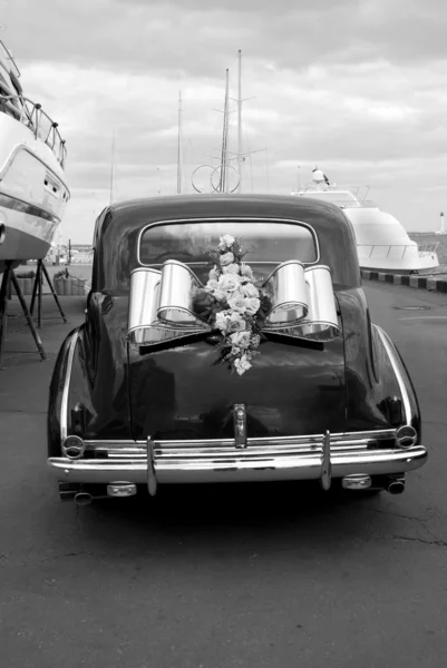 Carro de casamento preto — Fotografia de Stock