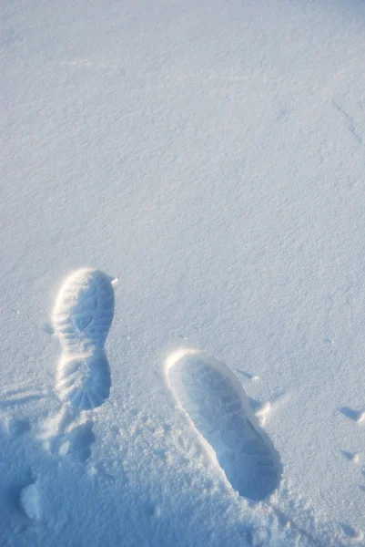 Fotspår i snön. — Stockfoto