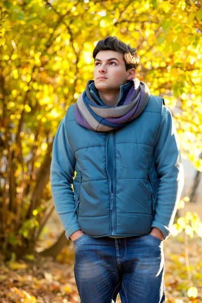 Man walking in park — Stock Photo, Image