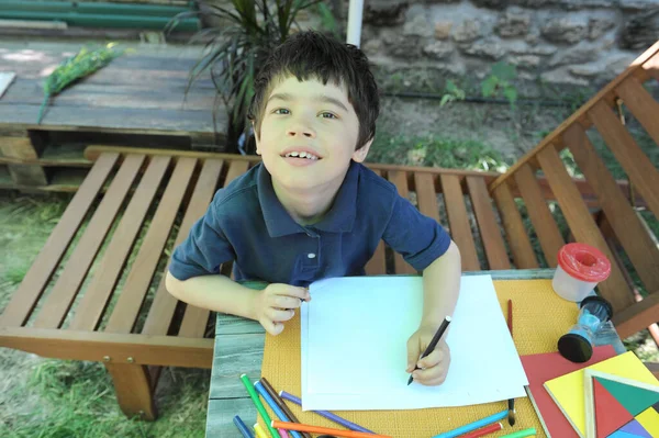 Cute Left Handed Child Boy Have Leisure Drawing Backyard Outdoor — Stock Photo, Image